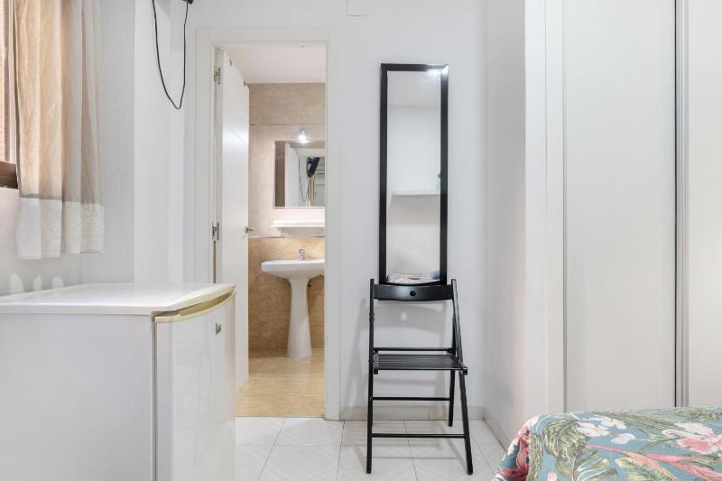 Hostal Avenida - image 14