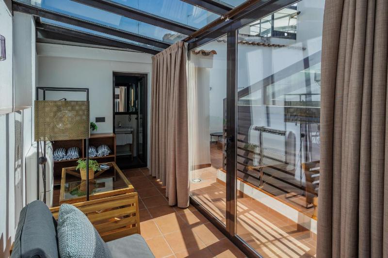 San Pablo Suites - image 10
