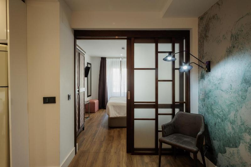 San Pablo Suites - image 11