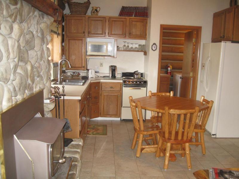 Two Bedroom Cottage - Aspen  image 4