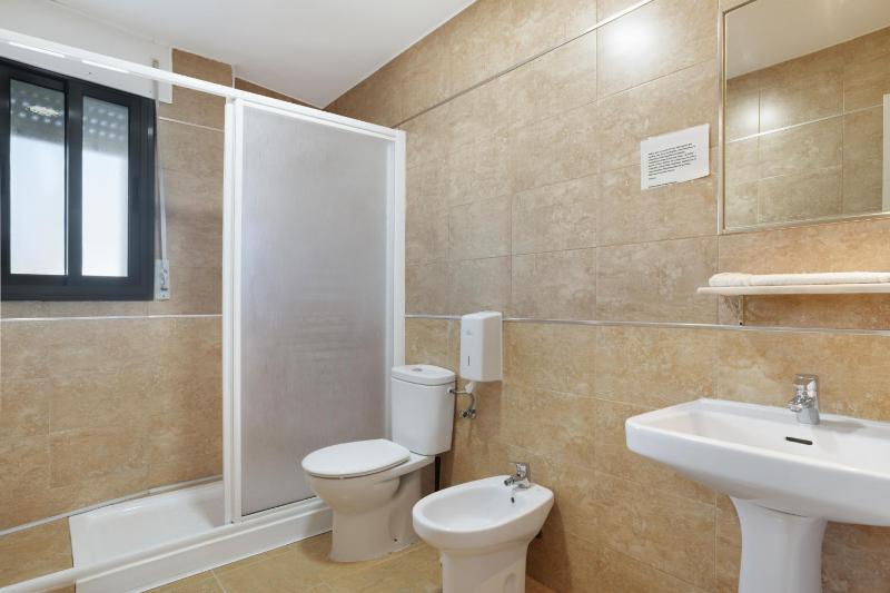 Hostal Avenida - image 25