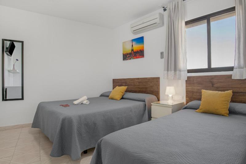 Hostal Avenida - image 41