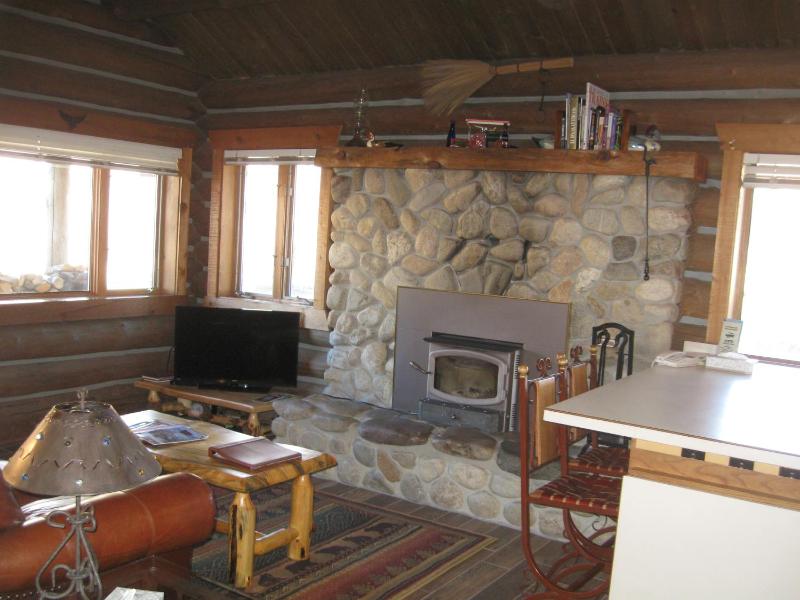 Two-Bedroom Cottage - Granite image 3