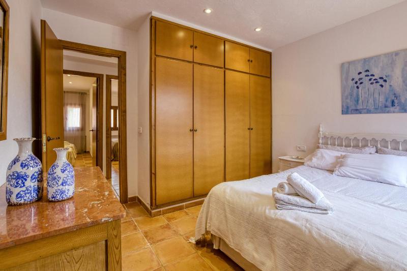 Casa con piscina - image 7