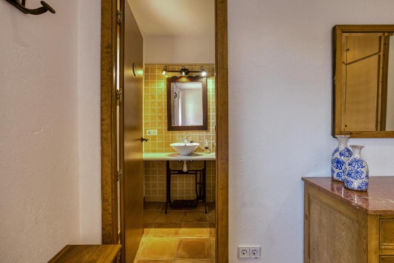 Casa con piscina - image 16