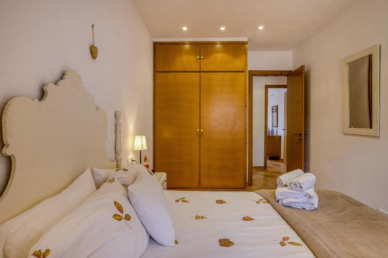 Casa con piscina - image 12