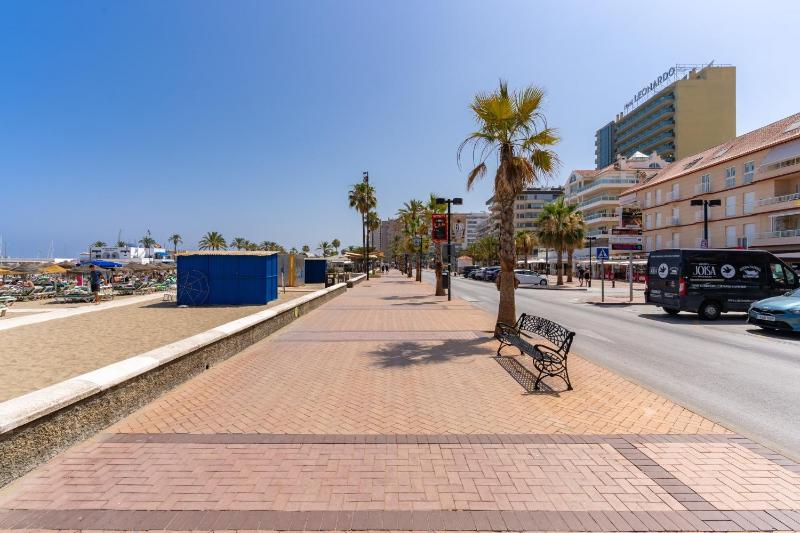 Fuengirola Beach con parking gratis - image 17