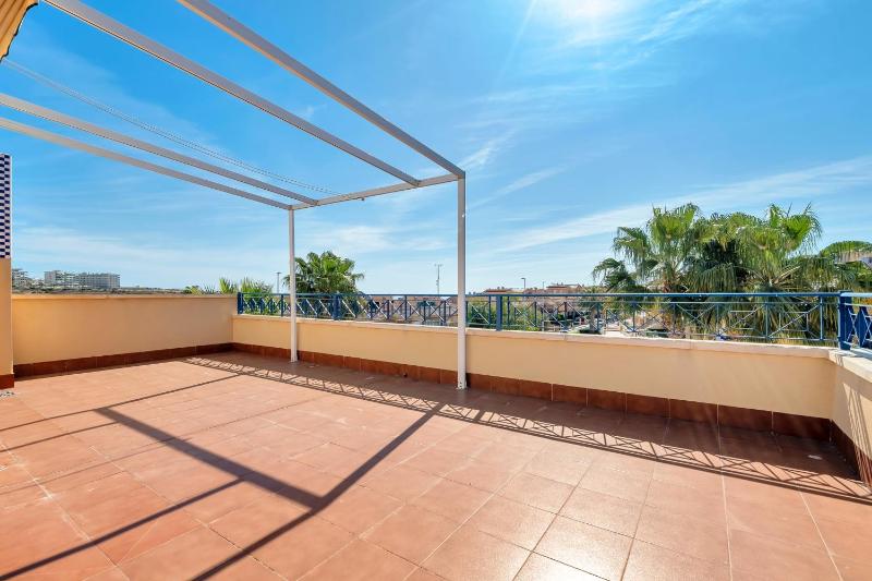 Casa en playa con piscina Novamar - image 2
