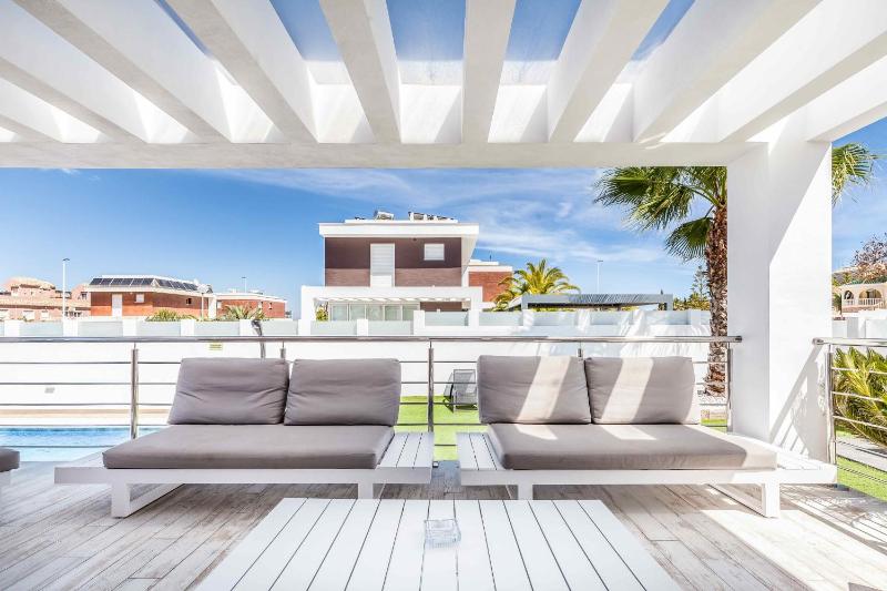 Casa Bos Orange Pool and Jacuzzi - image 17