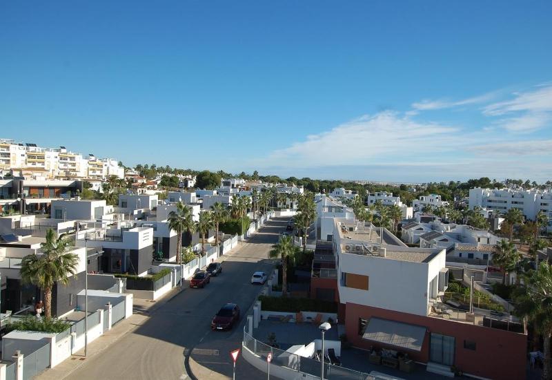 Very nice apartment with see views - image 25
