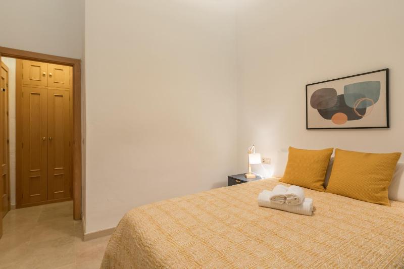 Dumonde Parking - image 14
