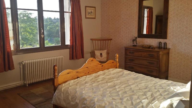 Double Room with River View image 1