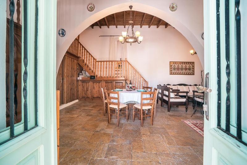 Fedra's Traditional House - image 6