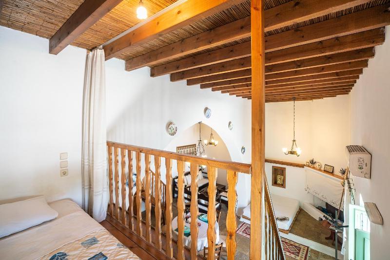 Fedra's Traditional House - image 13