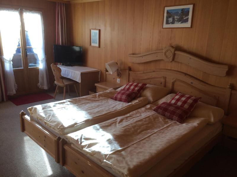 Double Room with Private Bathroom image 3