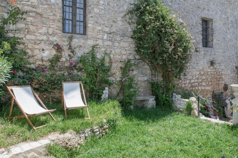 Casa Castillo con Jardín - image 12