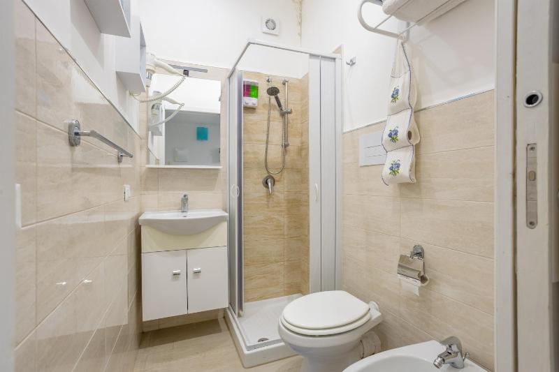 Studio Flat Blu Palermo Mondello - image 4