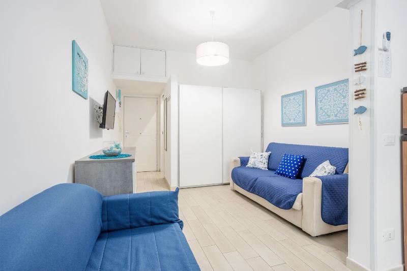 Studio Flat Blu Palermo Mondello - image 16
