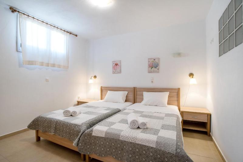 Blue Xenia Villas Paros - image 7