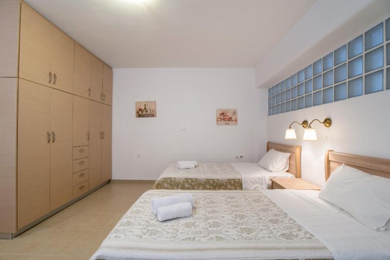 Blue Xenia Villas Paros - image 3