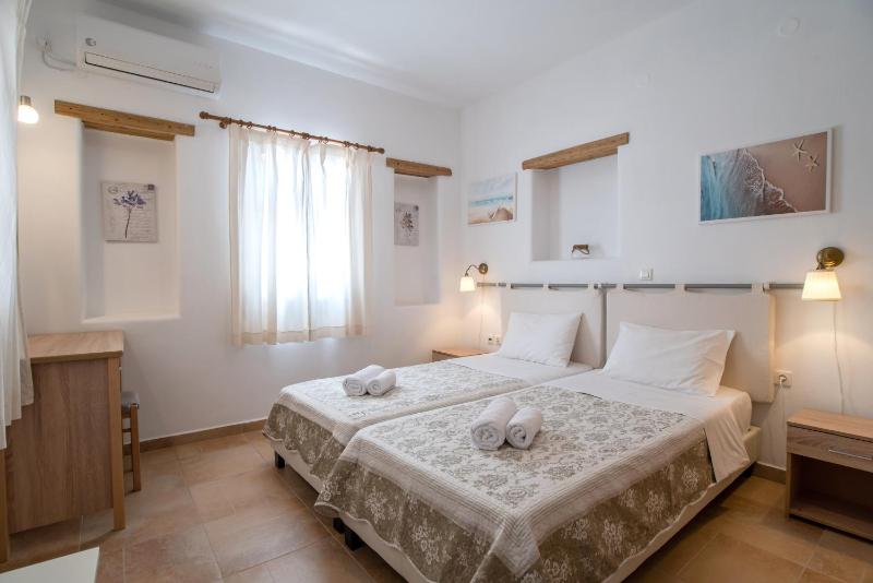 Blue Xenia Villas Paros - image 6