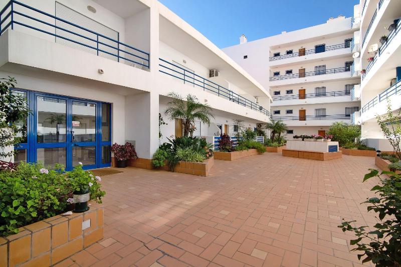 Lovely one bedroom apartment - image 18