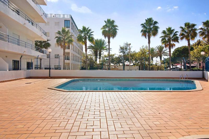 Lovely one bedroom apartment - image 15