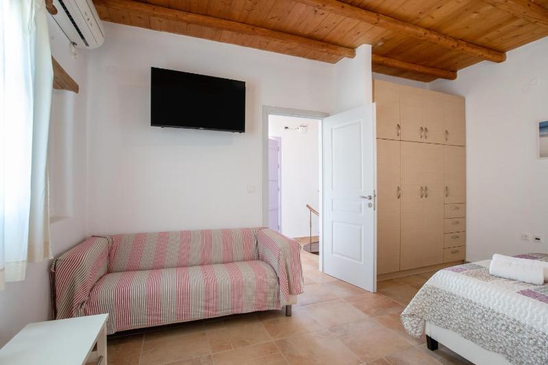Blue Xenia Villas Paros - image 8