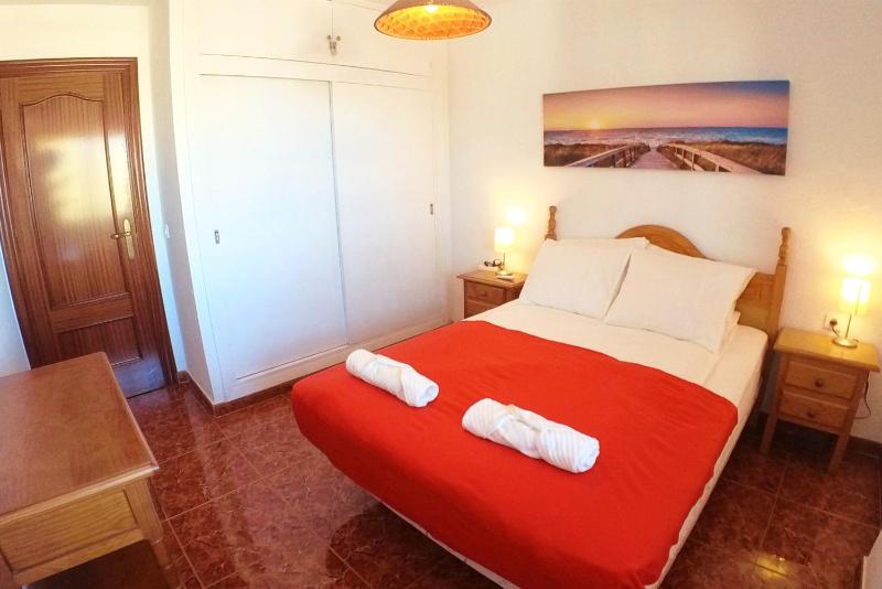 Stunning Sea View 2-bedroom Near - image 13