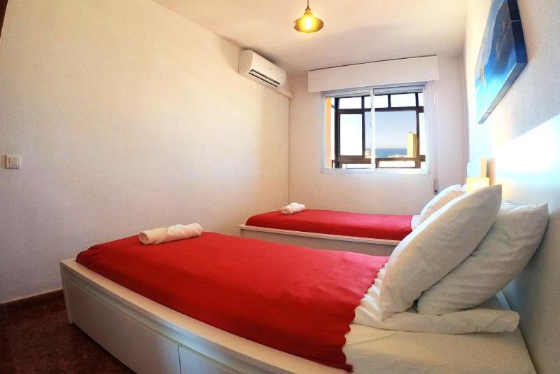 Stunning Sea View 2-bedroom Near - image 10