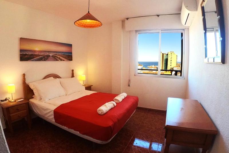 Stunning Sea View 2-bedroom Near - image 6