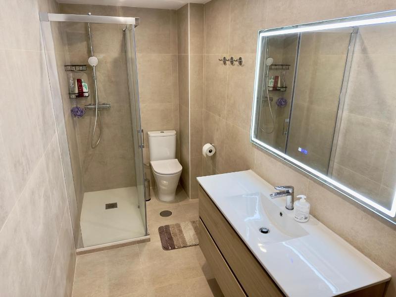 Stunning Sea View 2-bedroom Near - image 3