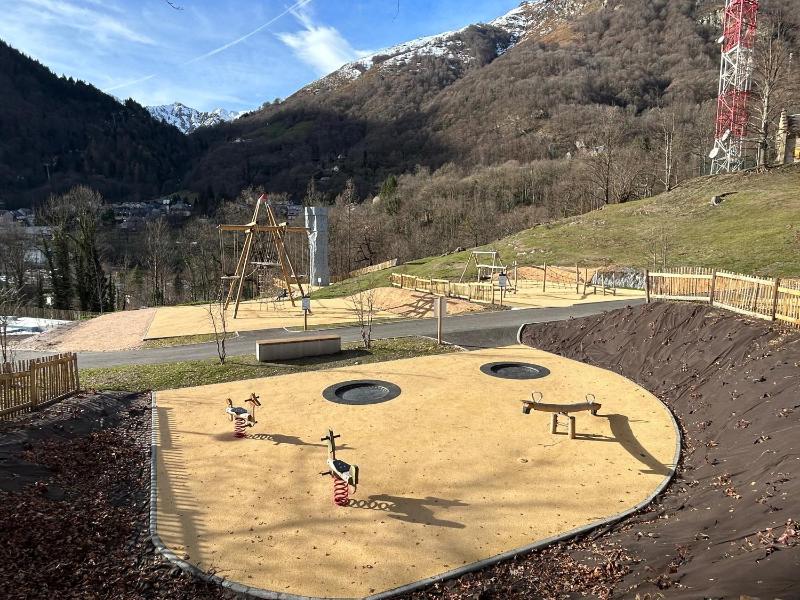 L'Izard Piscine Jacuzzi Parking - image 9
