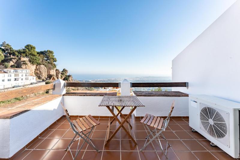 Sierra Mar Penthouse - image 2