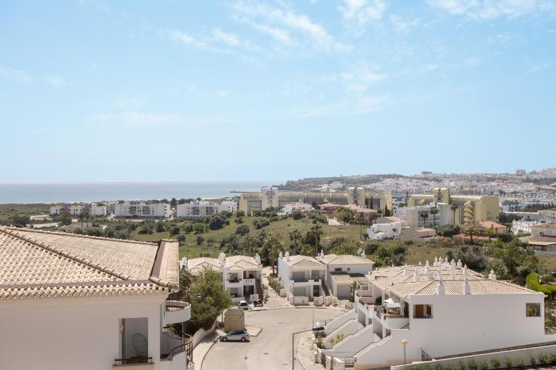 Meia Praia Beach Apartment - image 23