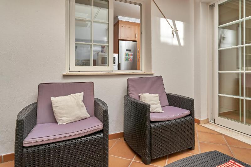 Vivienda con piscina - image 35