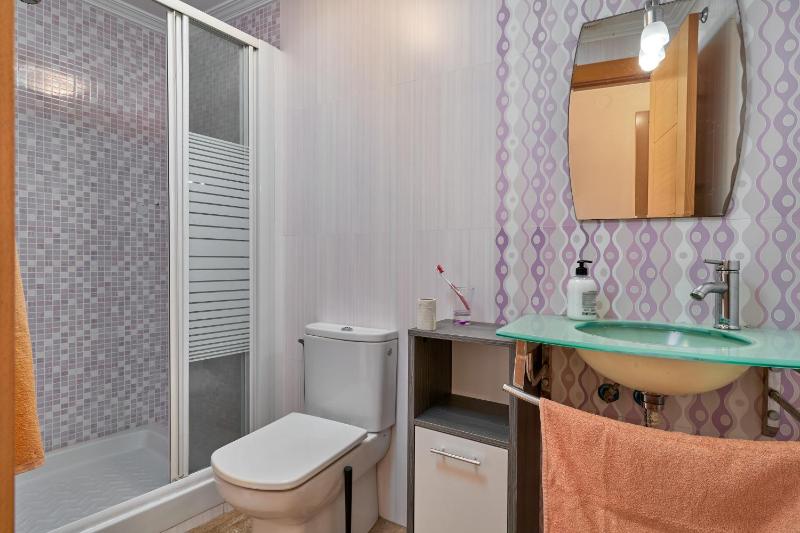 Vivienda con piscina - image 11