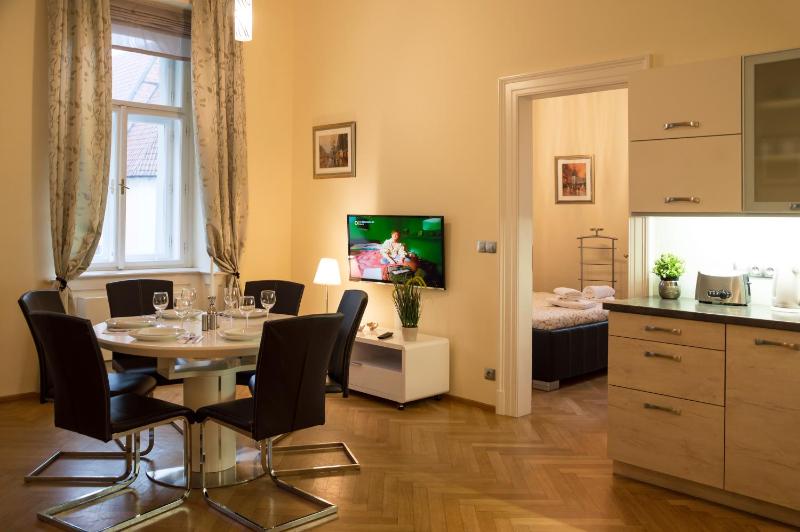 One-Bedroom Apartment image 4