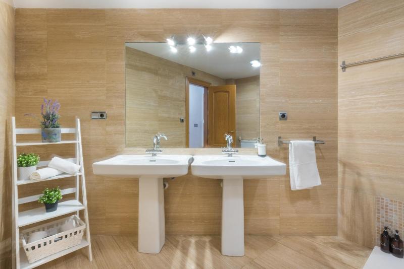 Apartamento Moderno Calle Larios - image 4