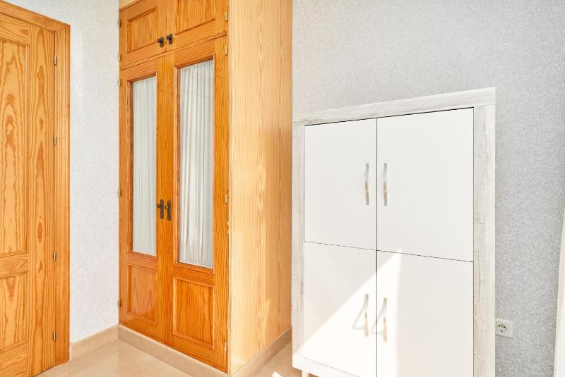 Frontal Apartment - image 25