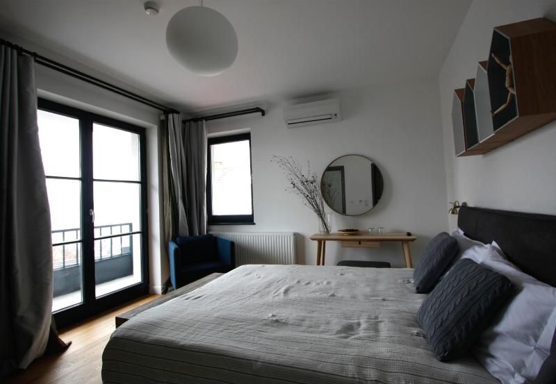 Superior Double Room with City View image 3