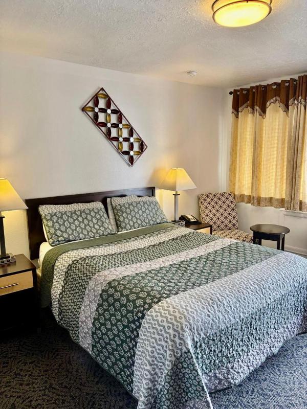 Motel West - image 12