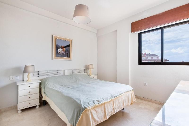Fuengirola City Centre Apartment - image 9