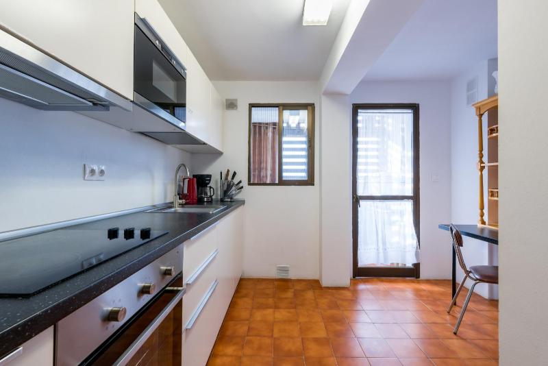 Fuengirola City Centre Apartment - image 4