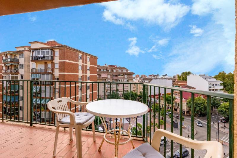 Fuengirola City Centre Apartment - image 1