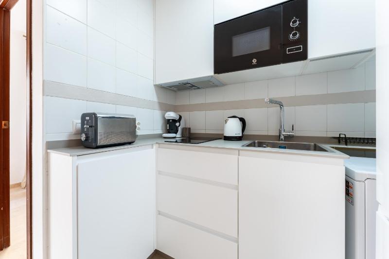 Town Apartment in Fuengirola Centre - image 13