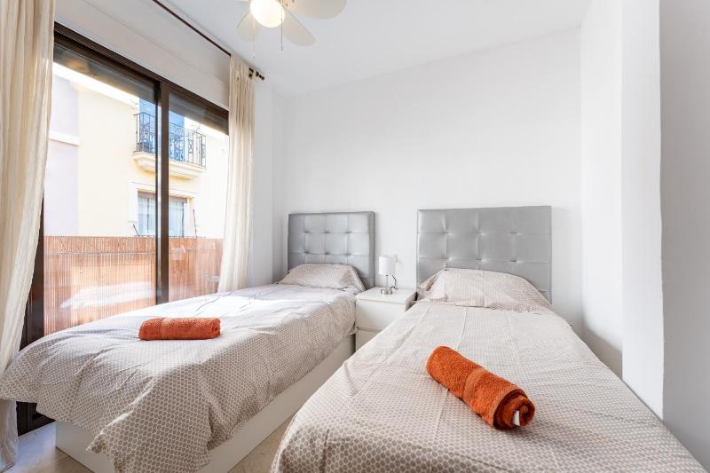 Town Apartment in Fuengirola Centre - image 2