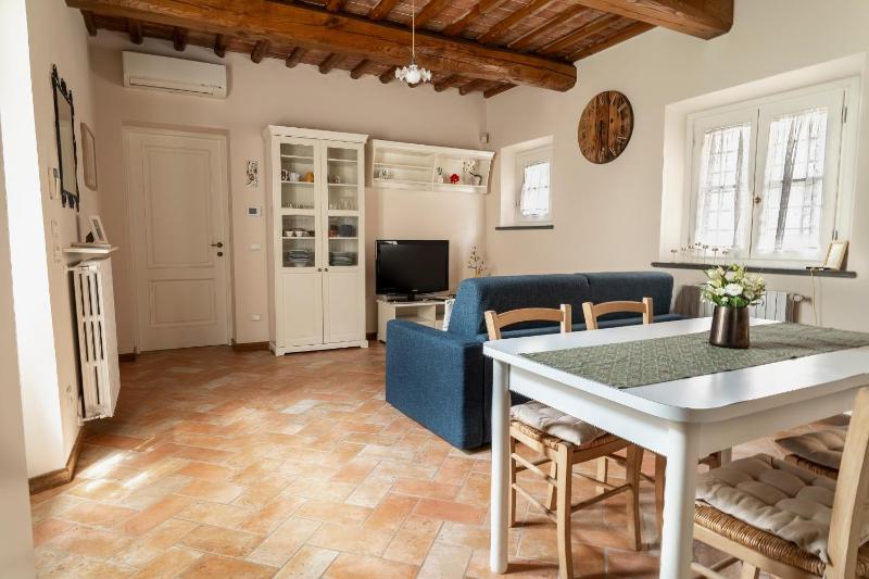 At Chica's House - Lucca - image 12