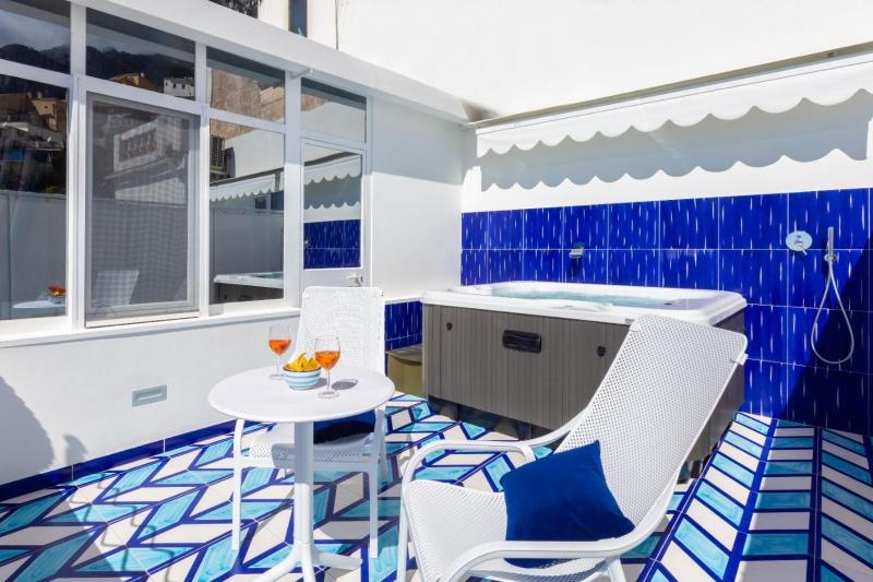 Aurora Luxury Suites Seaview - image 29