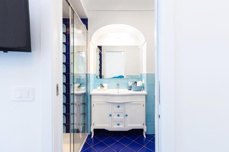 Aurora Luxury Suites Seaview - image 26